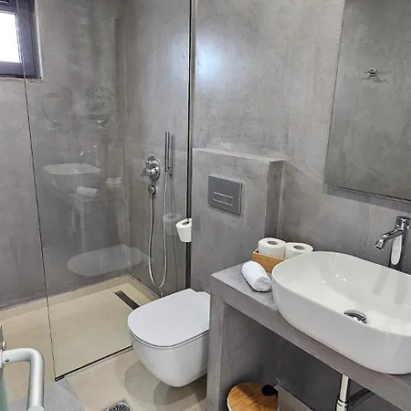 Dg Luxury Apartment Makrýgialos