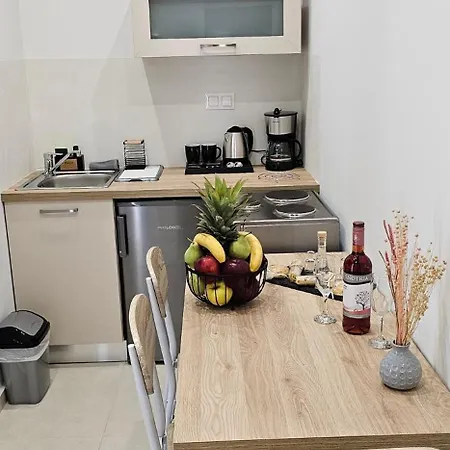 Dg Luxury Apartment Makrýgialos